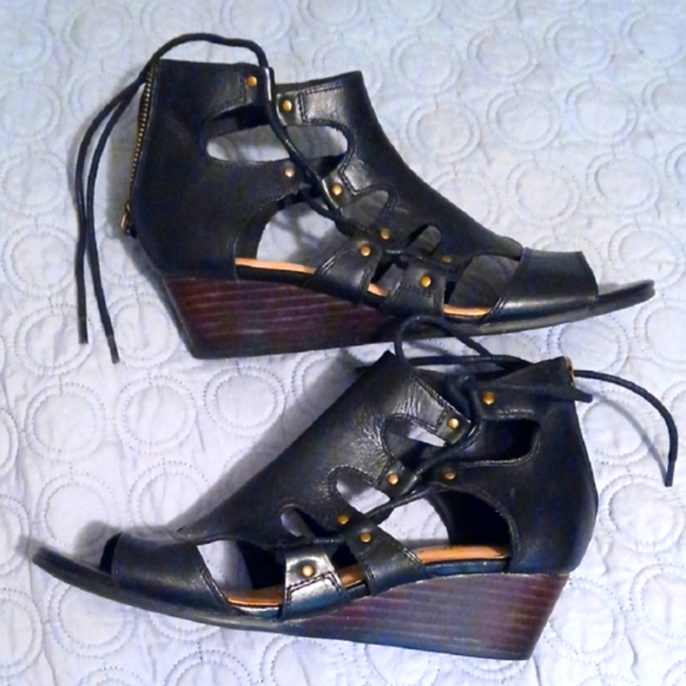 Bella~Vita Black Leather Wedge Elegant & Fun Side lace Up Design & Back Zip